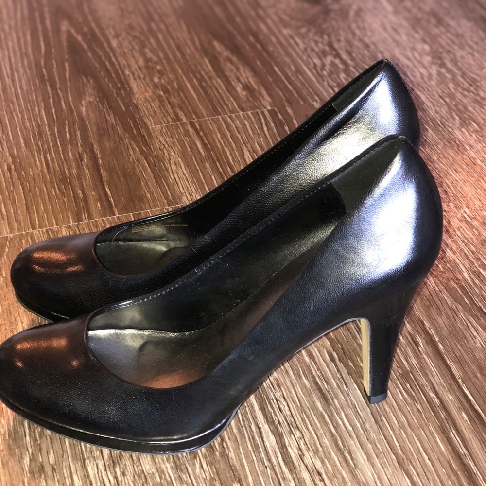 BLACK PUMPS